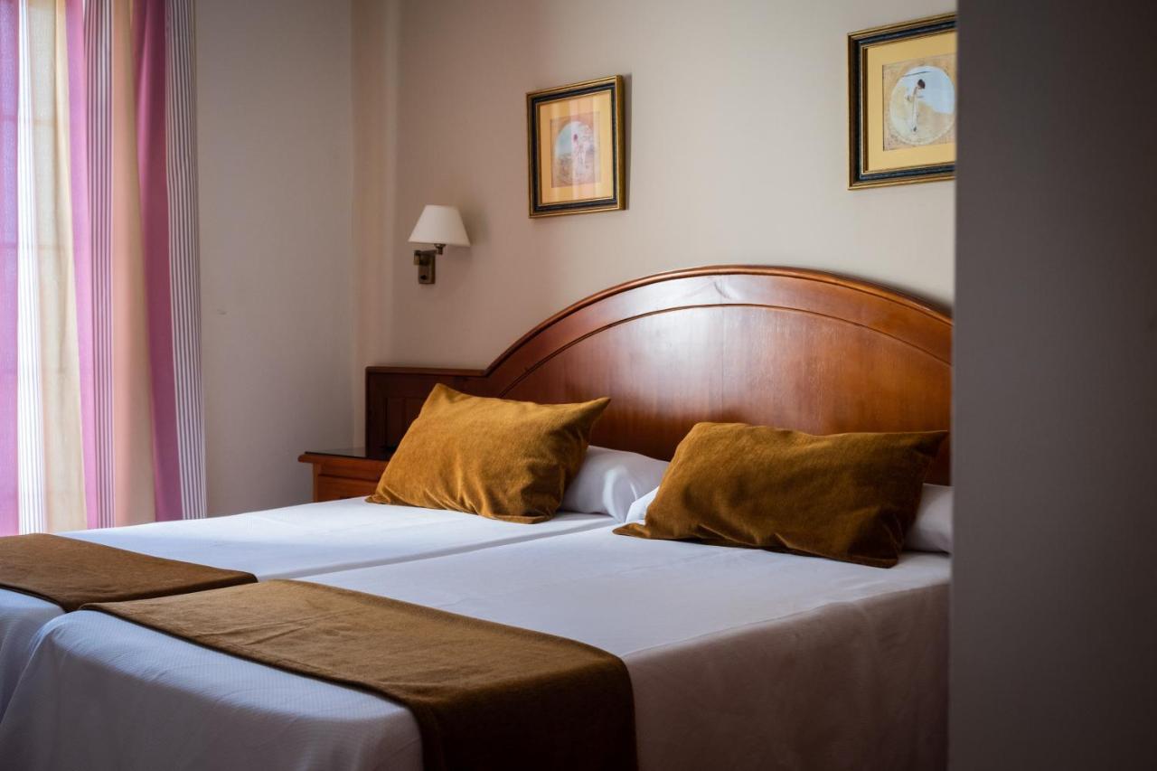 Hostal Cabo Roche Конил-де-ла-Фронтера Екстериор снимка