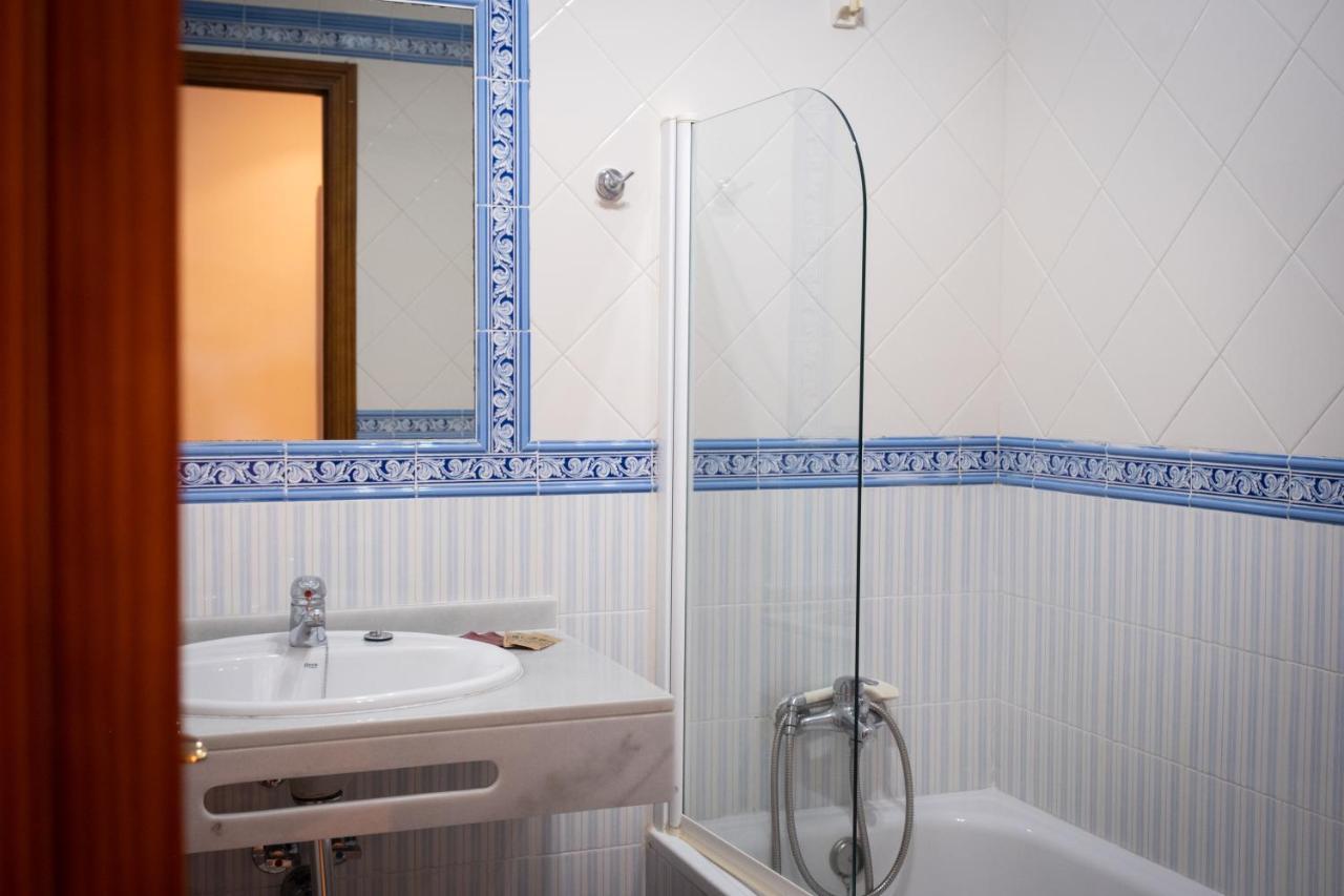 Hostal Cabo Roche Конил-де-ла-Фронтера Екстериор снимка